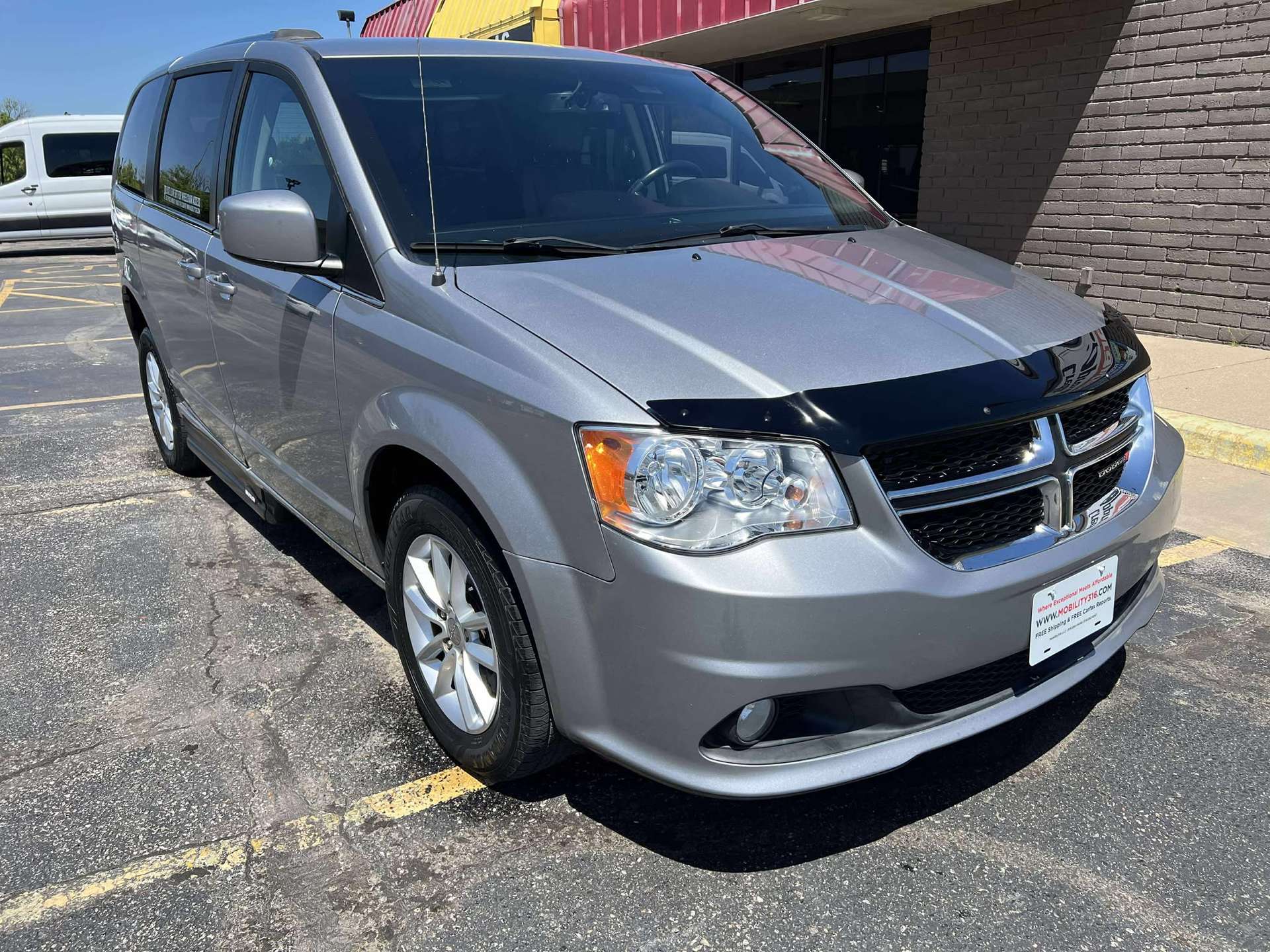 Vehicle Image: 2018 Dodge Caravan | 10 of 63